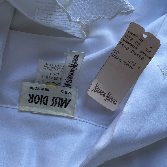 Vintage Miss Dior New York Paris White Silky Robe - Picture 5 of 5